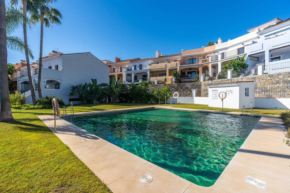 El Paraiso, Estepona