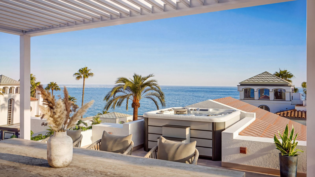 Nueva Milla de Oro, Estepona