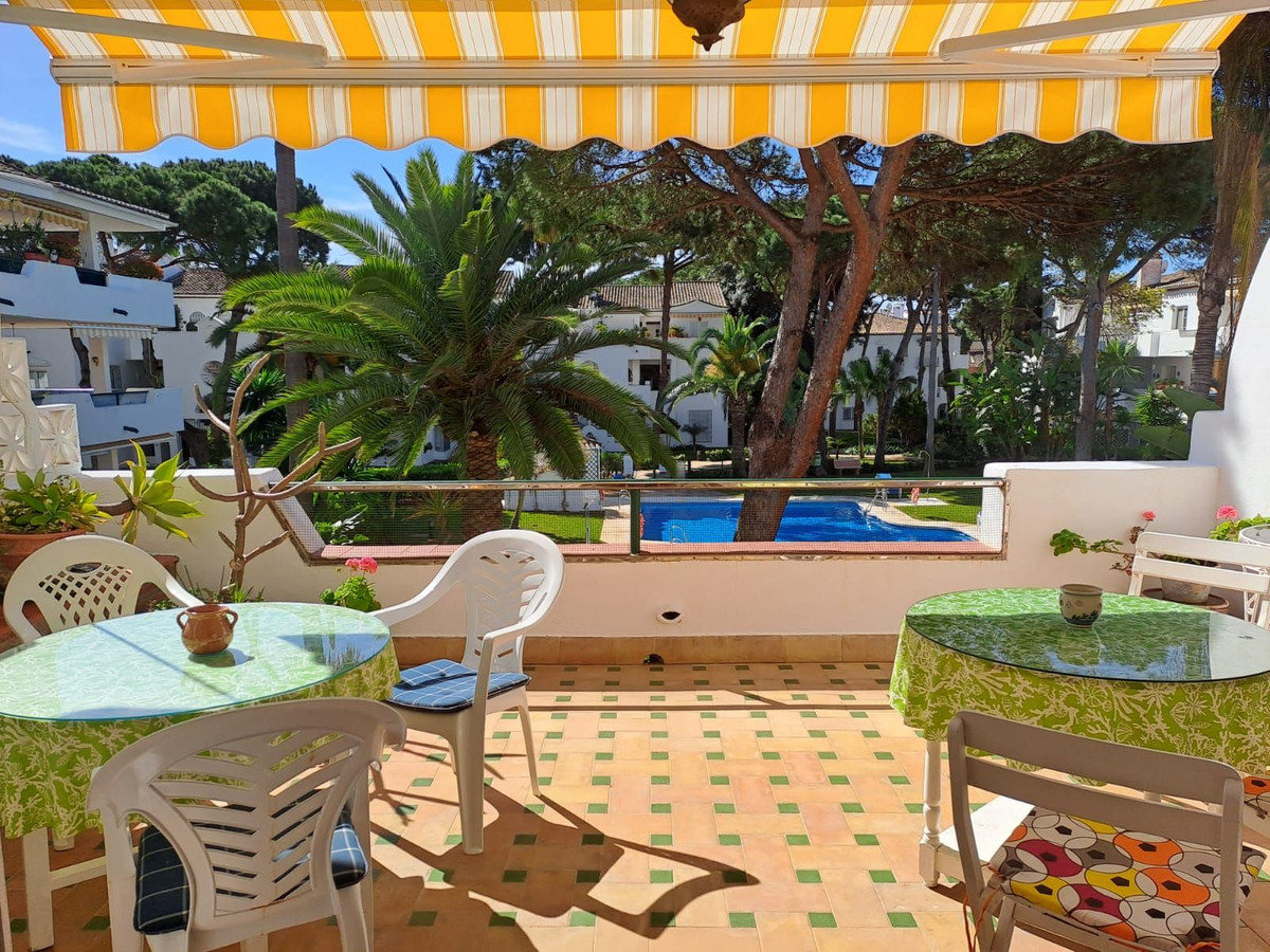 Nueva Milla de Oro, Estepona